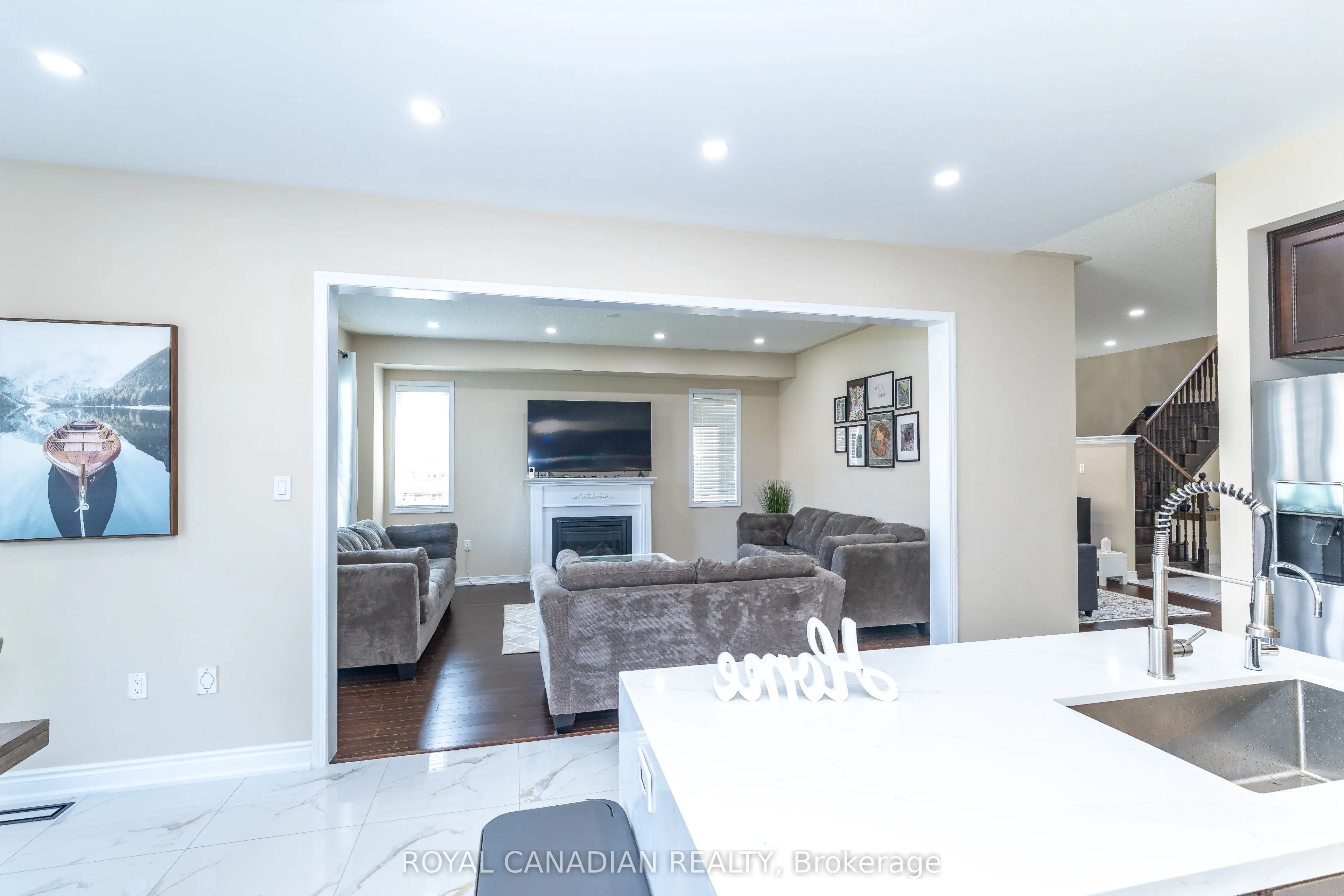 213 Richardson Crescent