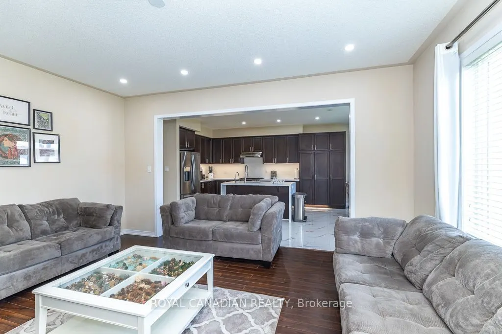 213 Richardson Crescent