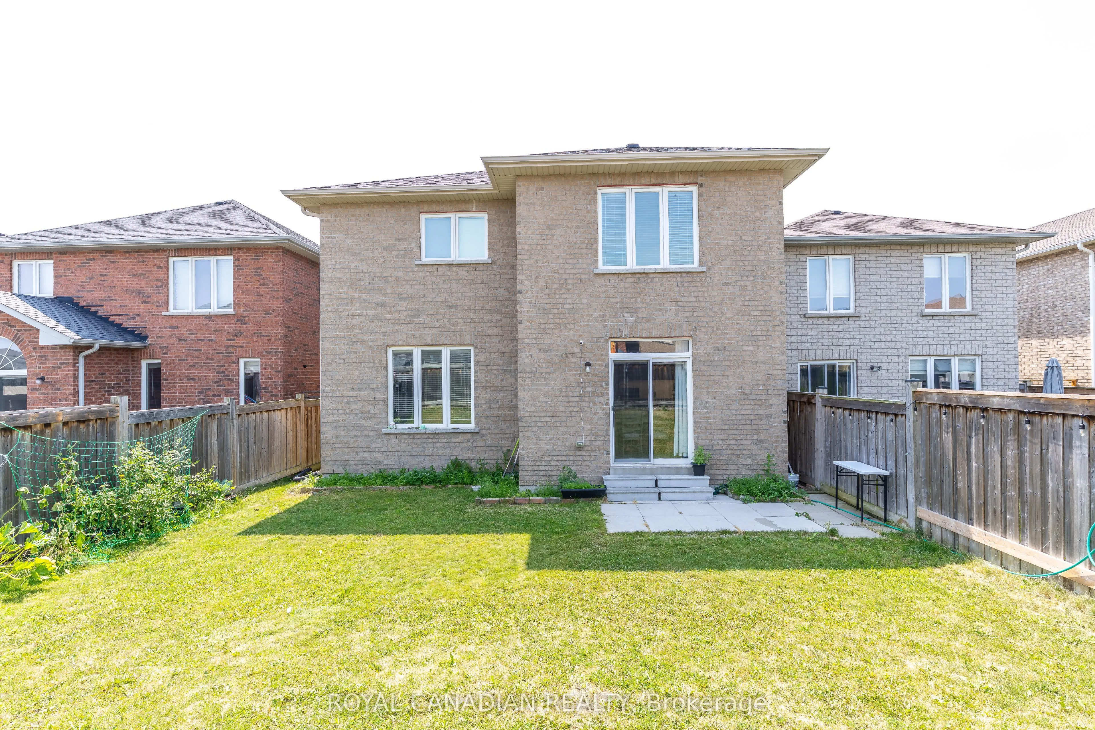 213 Richardson Crescent