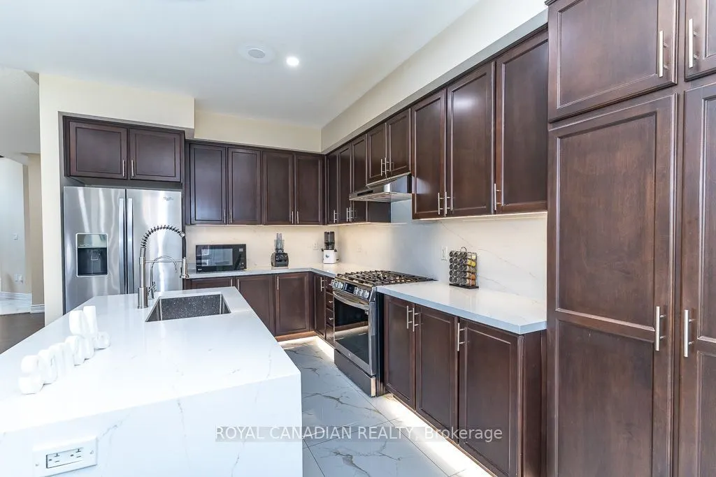 213 Richardson Crescent