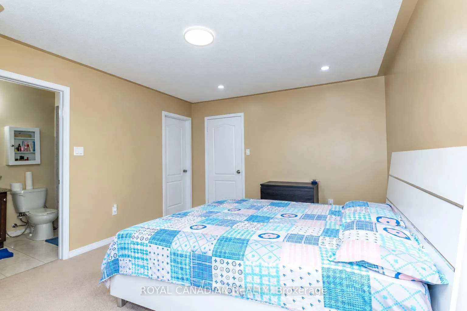 213 Richardson Crescent