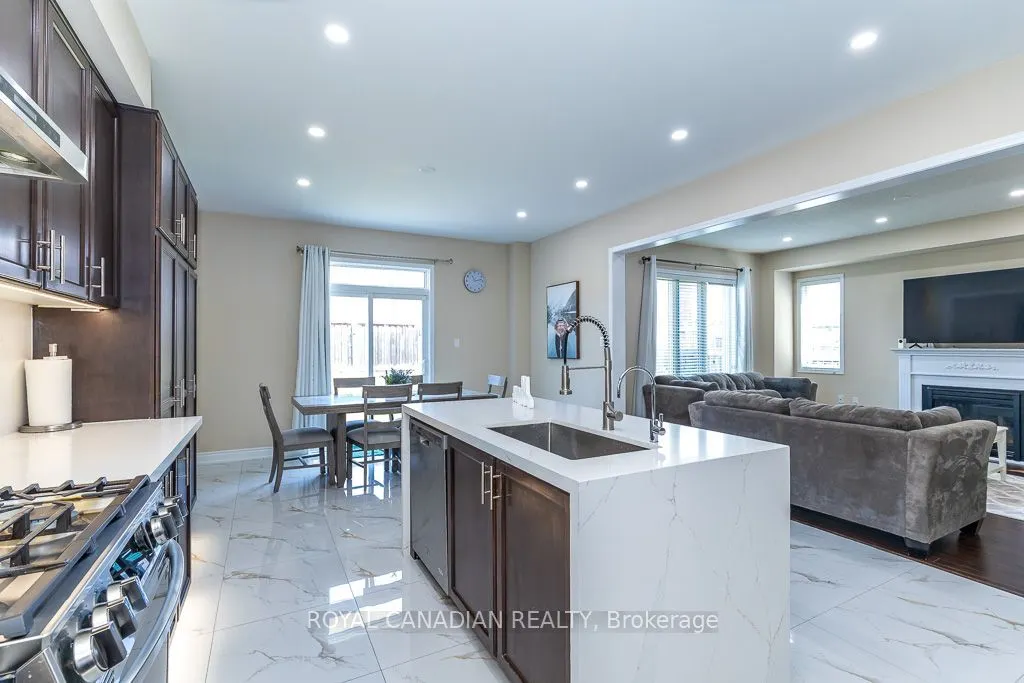 213 Richardson Crescent