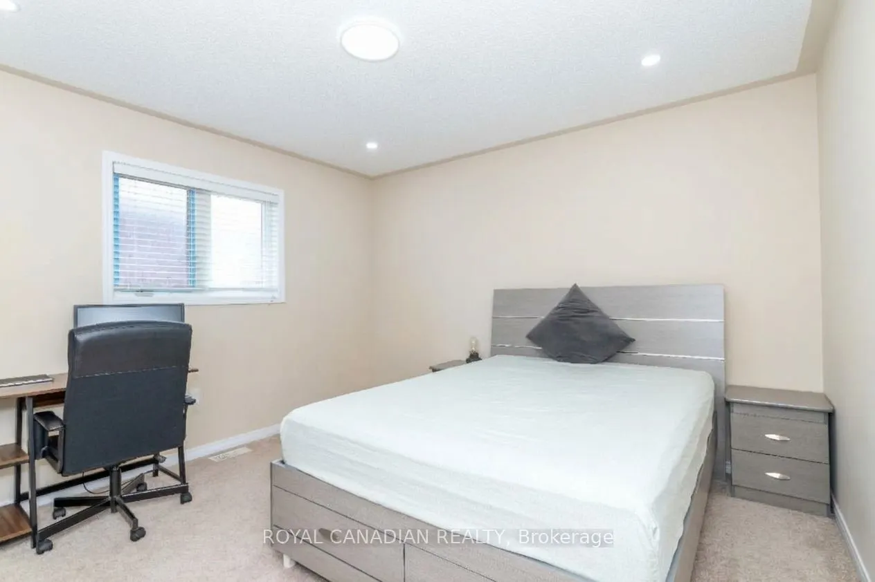 213 Richardson Crescent