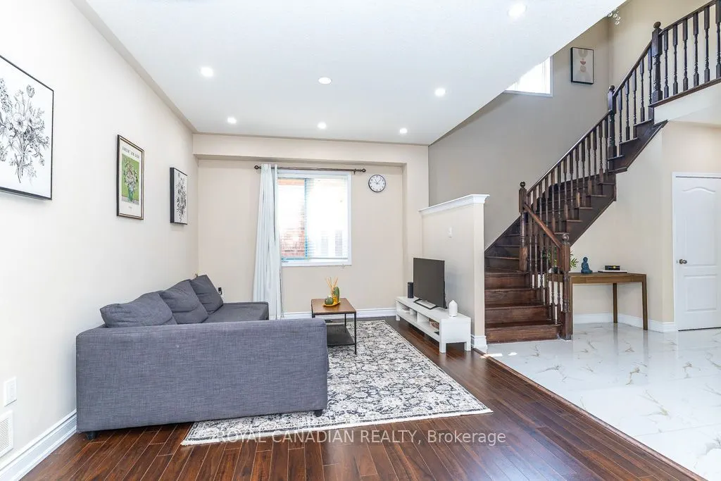 213 Richardson Crescent