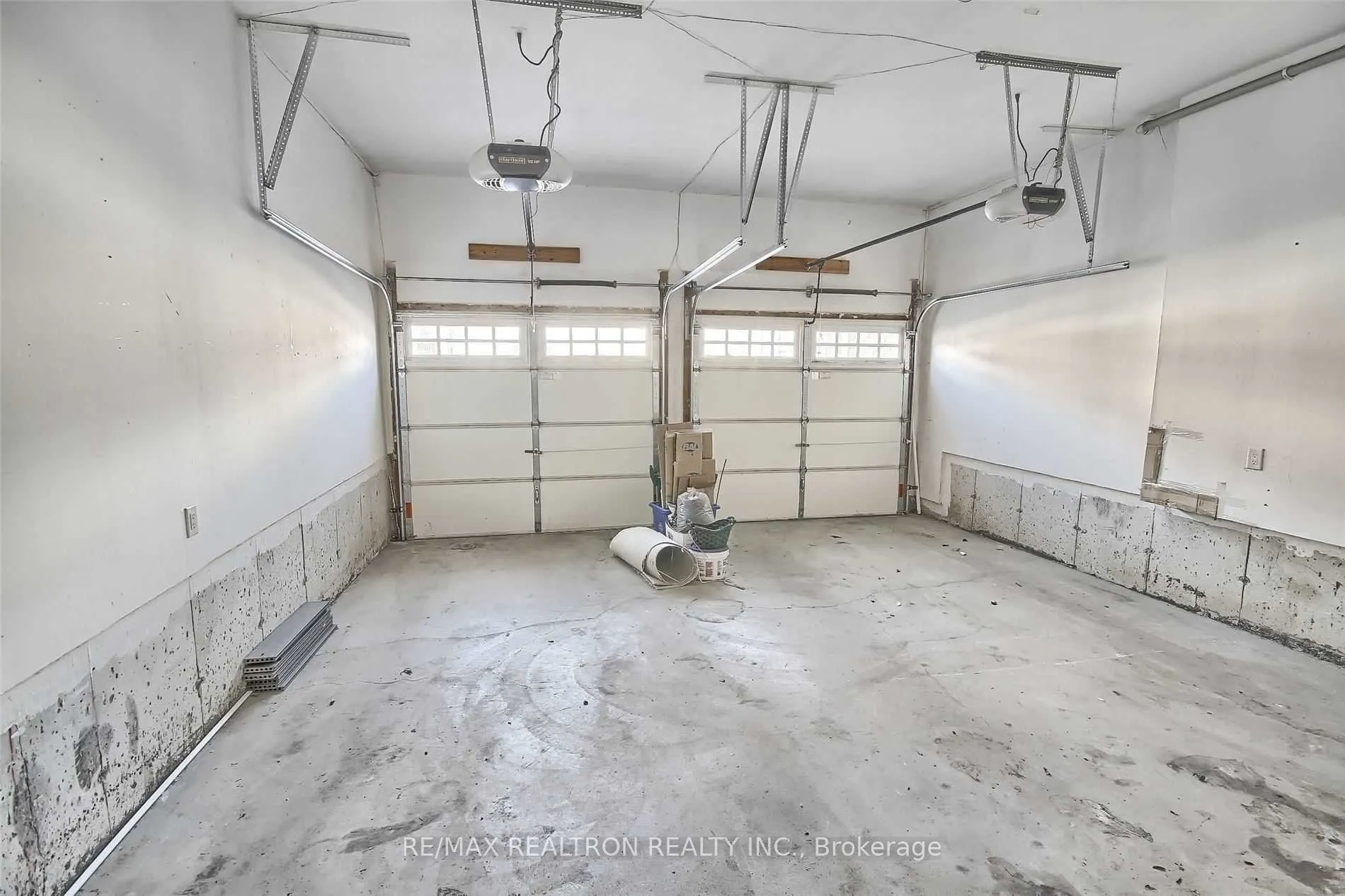 125 Holst Avenue