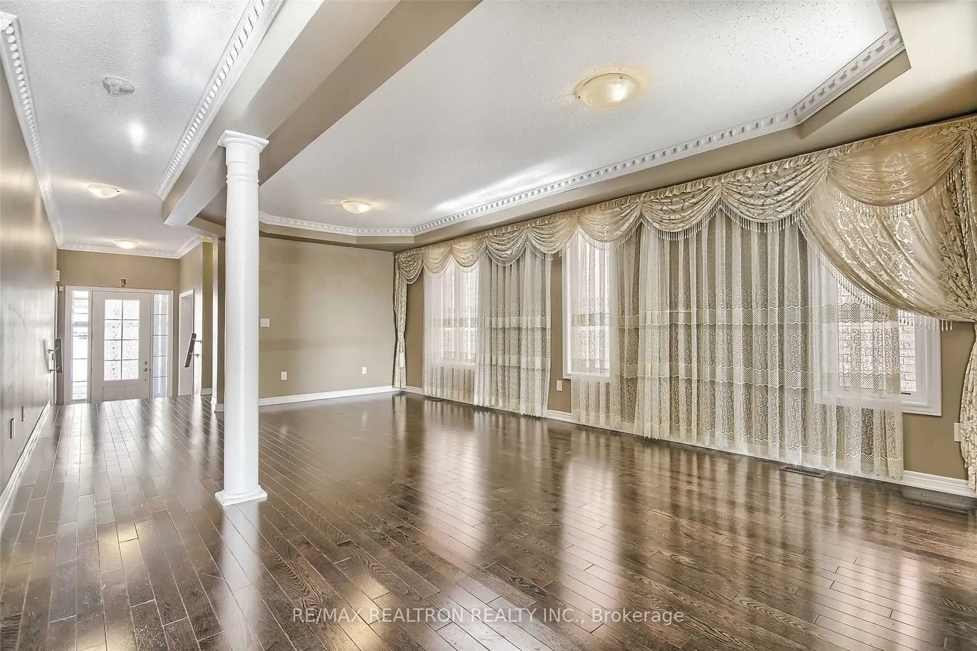 125 Holst Avenue