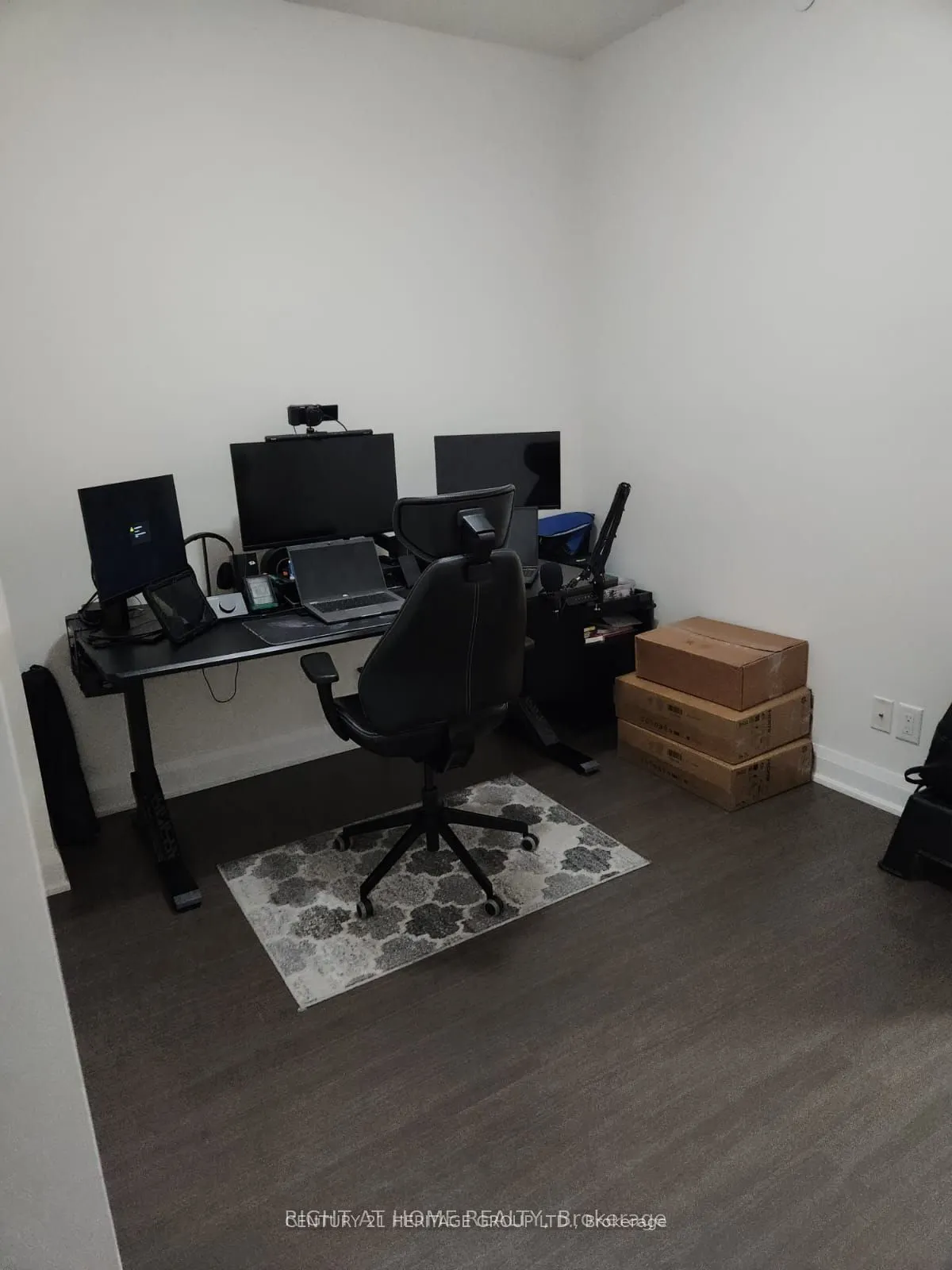 1 Uptown Drive #302