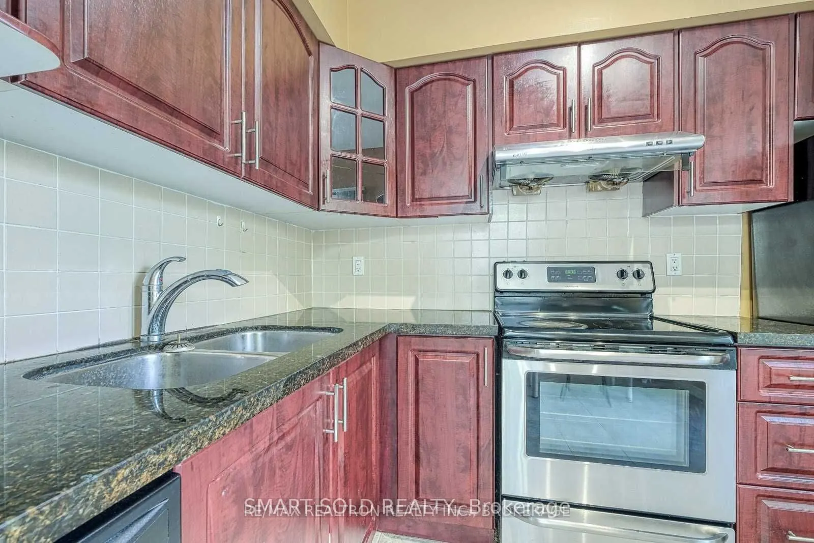 76E Leitchcroft Crescent #14