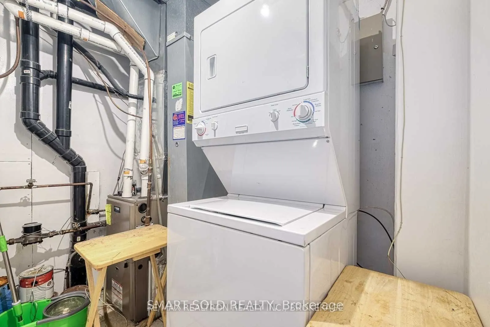 76E Leitchcroft Crescent #14
