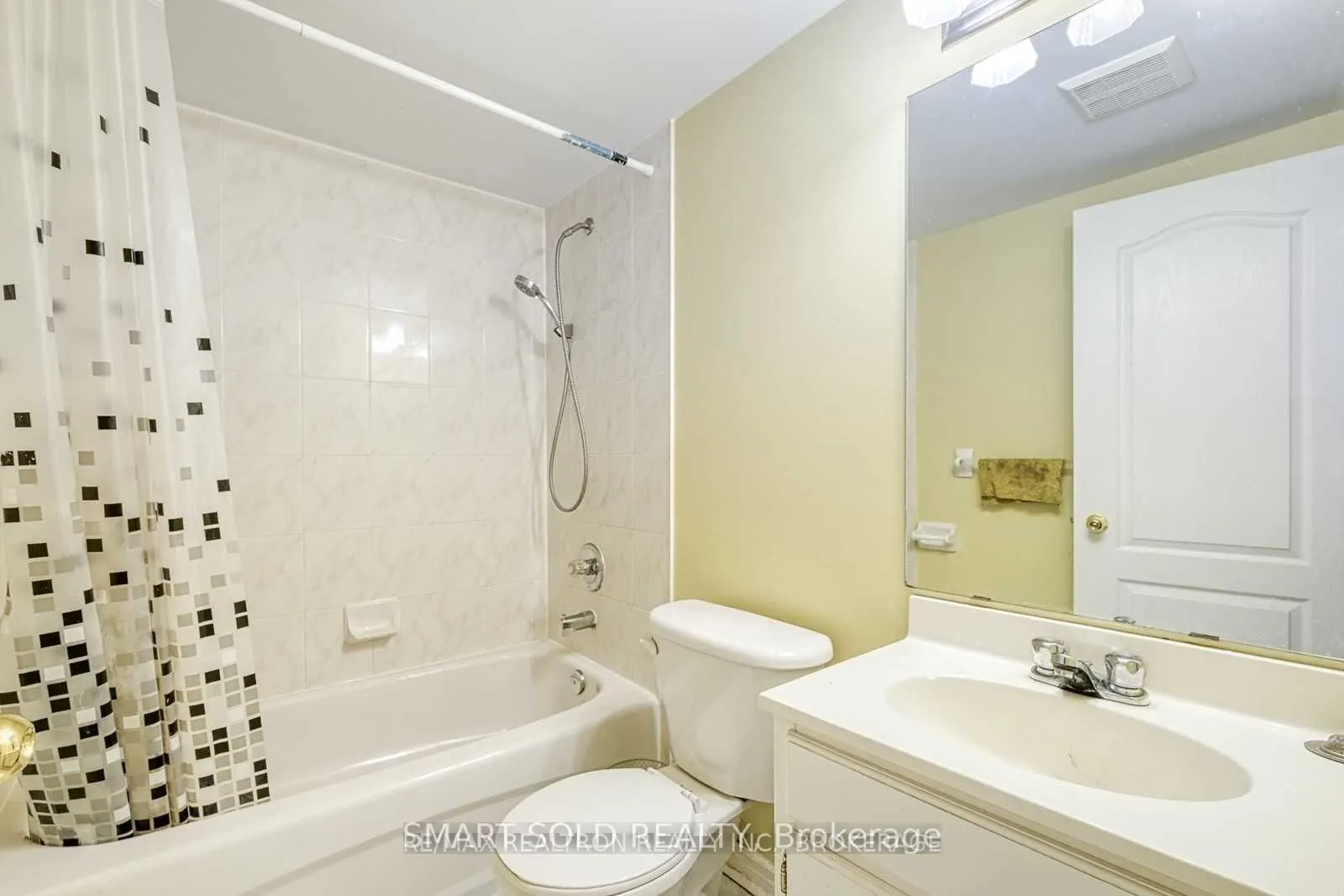 76E Leitchcroft Crescent #14