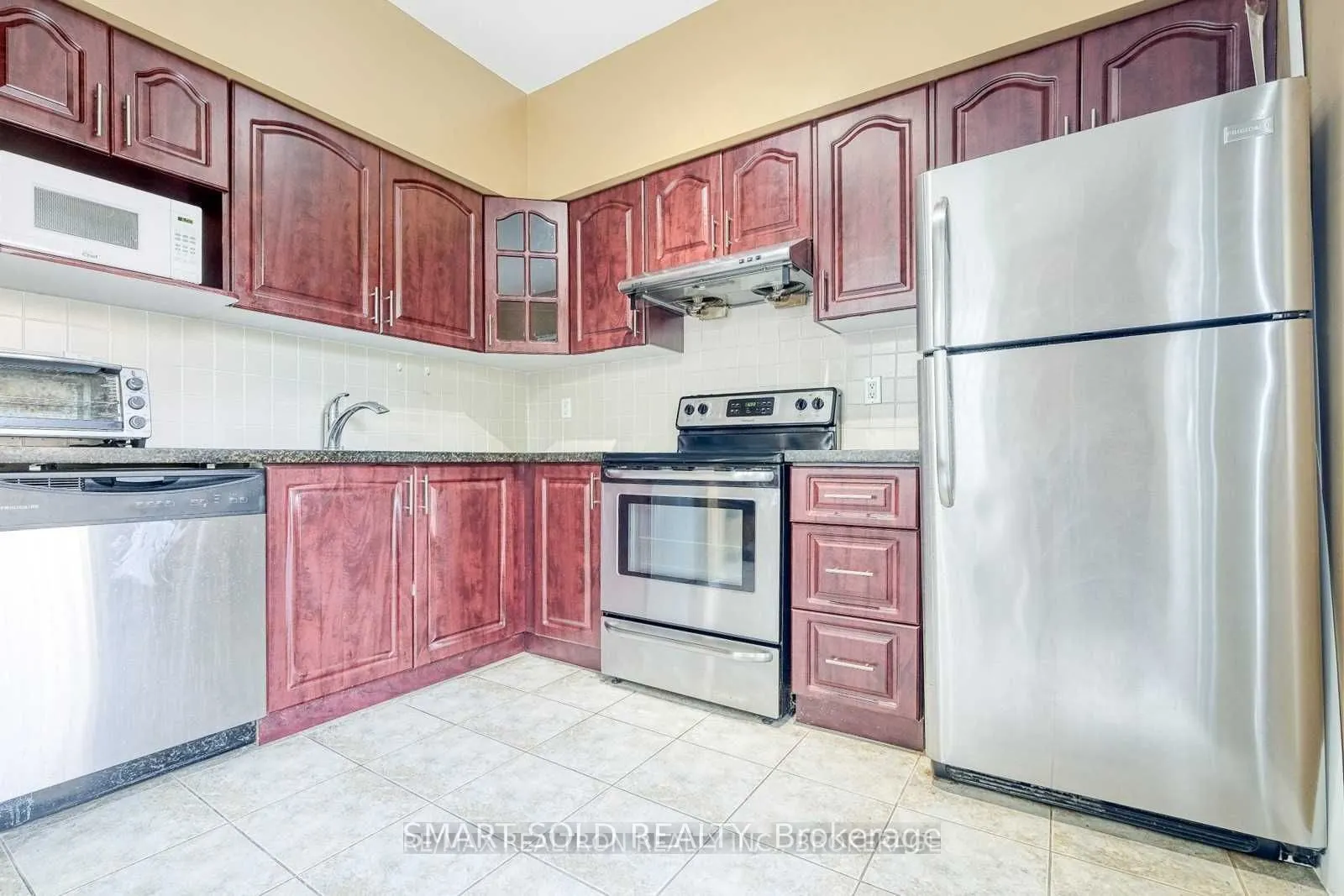 76E Leitchcroft Crescent #14