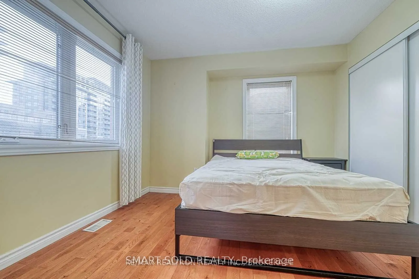 76E Leitchcroft Crescent #14