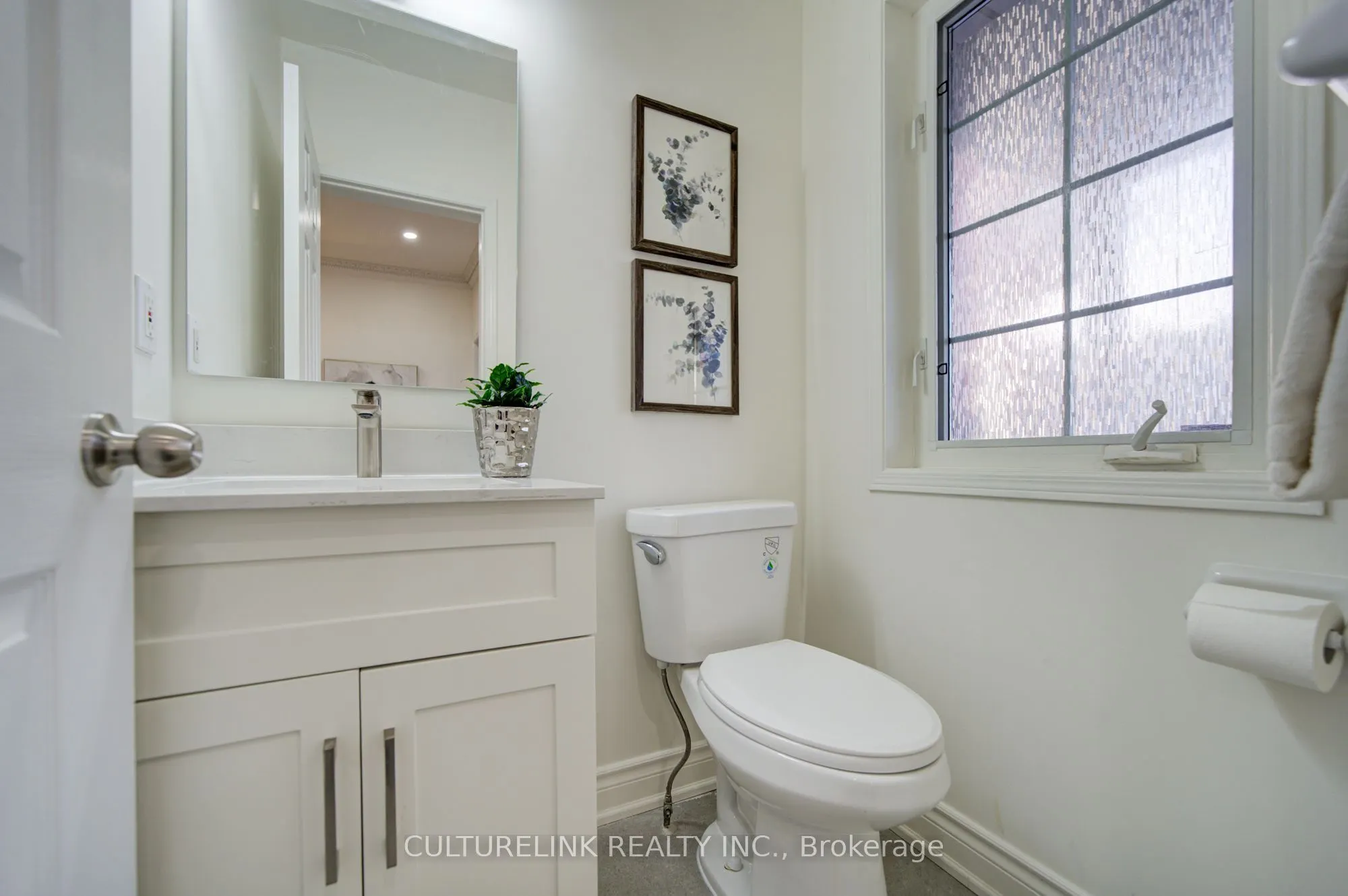 2 Hartwell Place