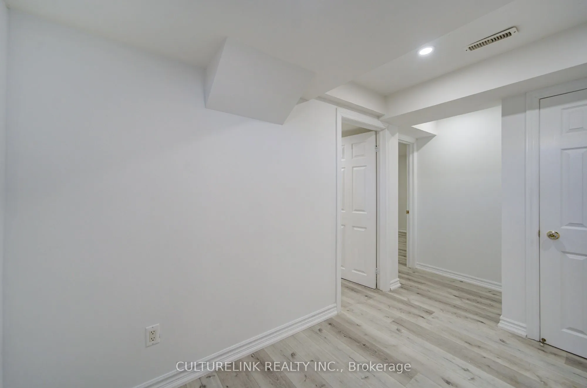 2 Hartwell Place