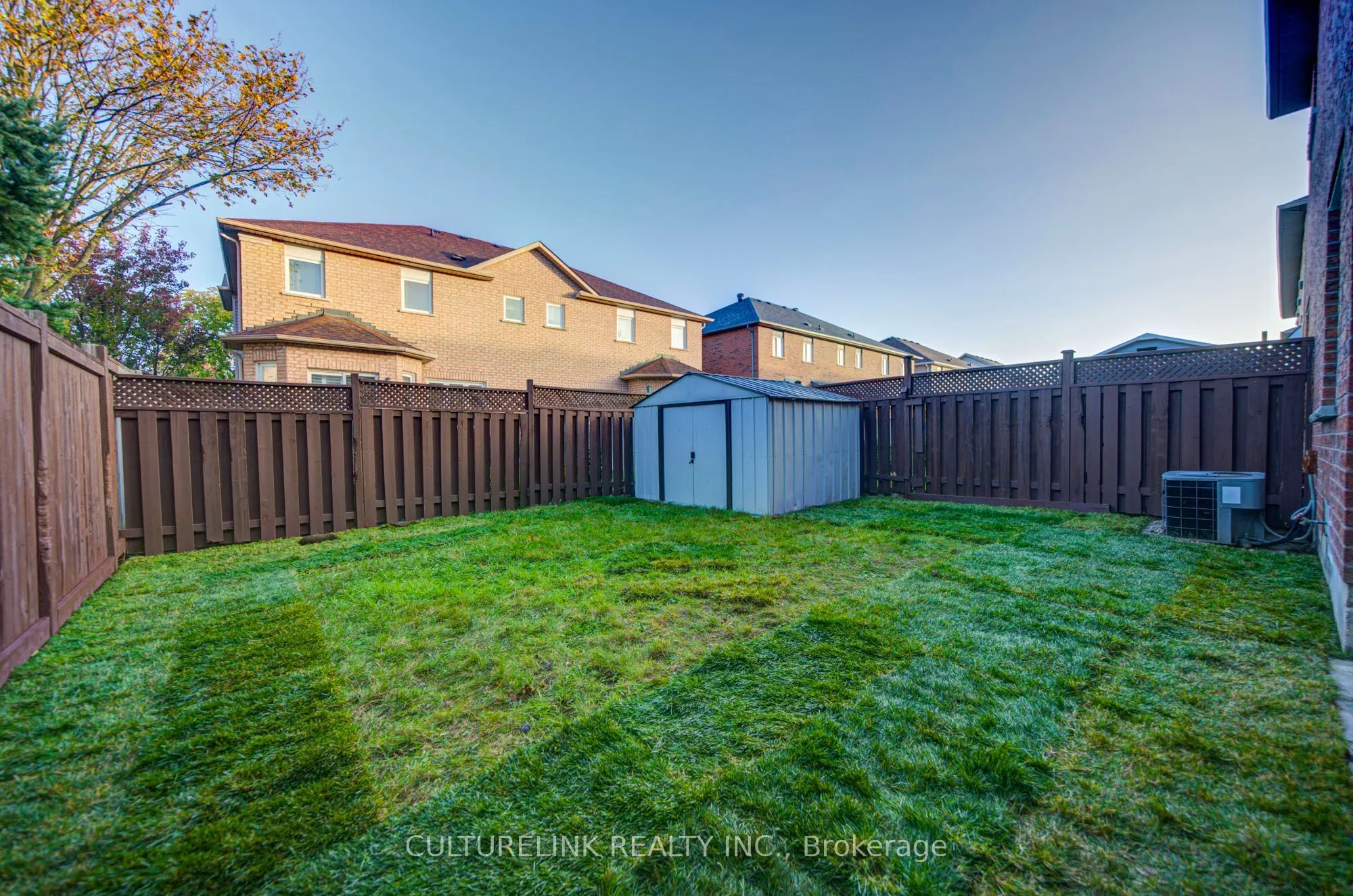 2 Hartwell Place