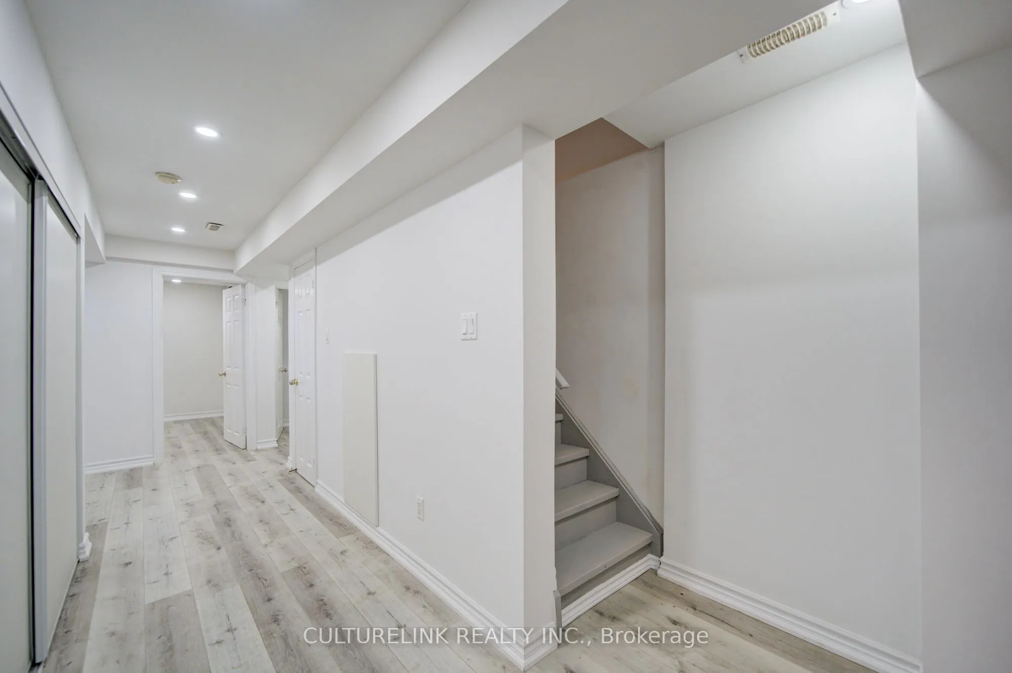 2 Hartwell Place