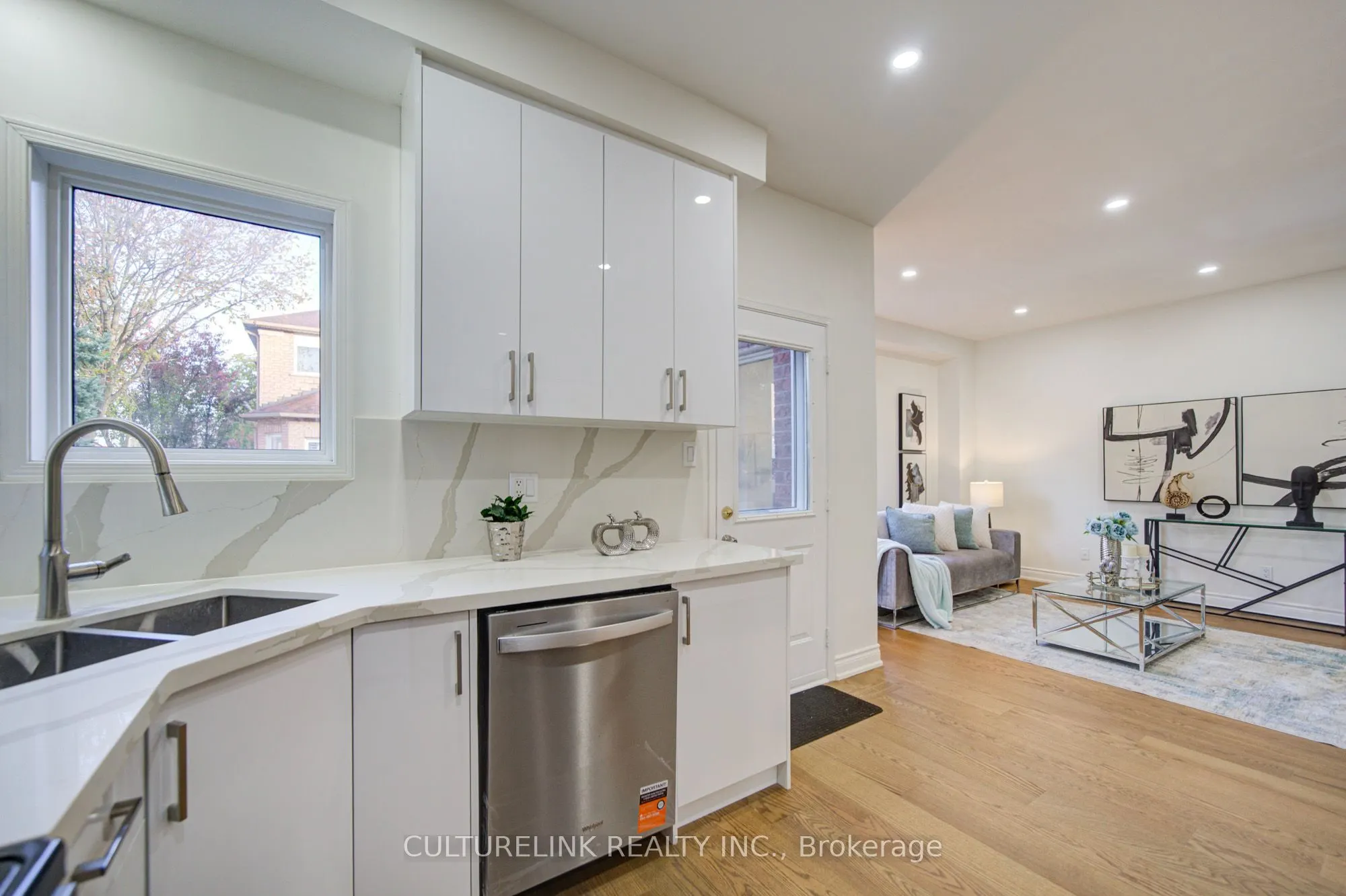 2 Hartwell Place