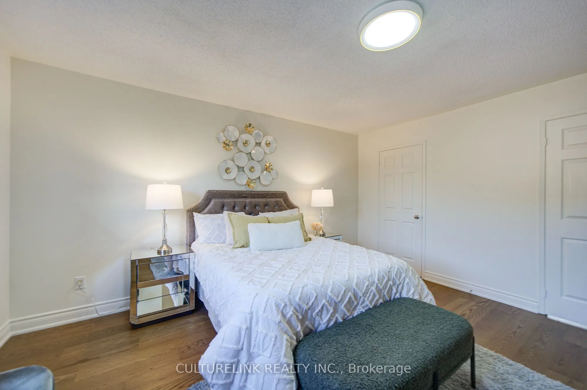 2 Hartwell Place