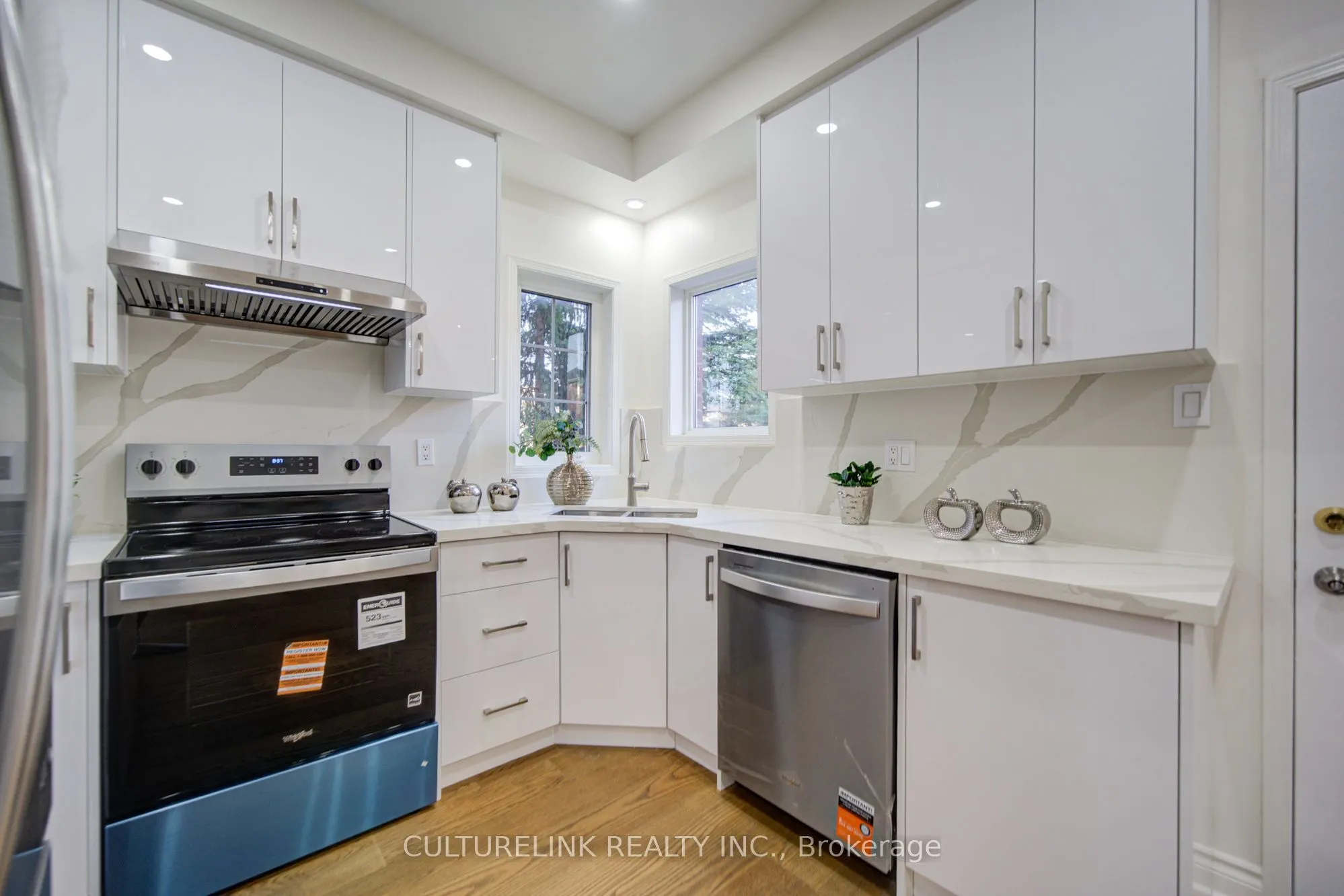 2 Hartwell Place