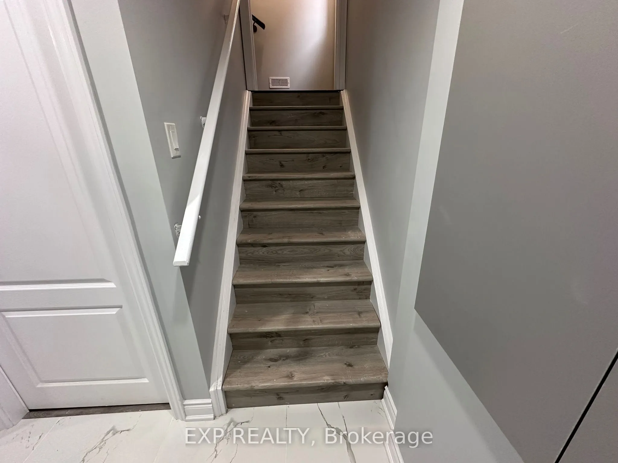 31 Lorne Thomas Place