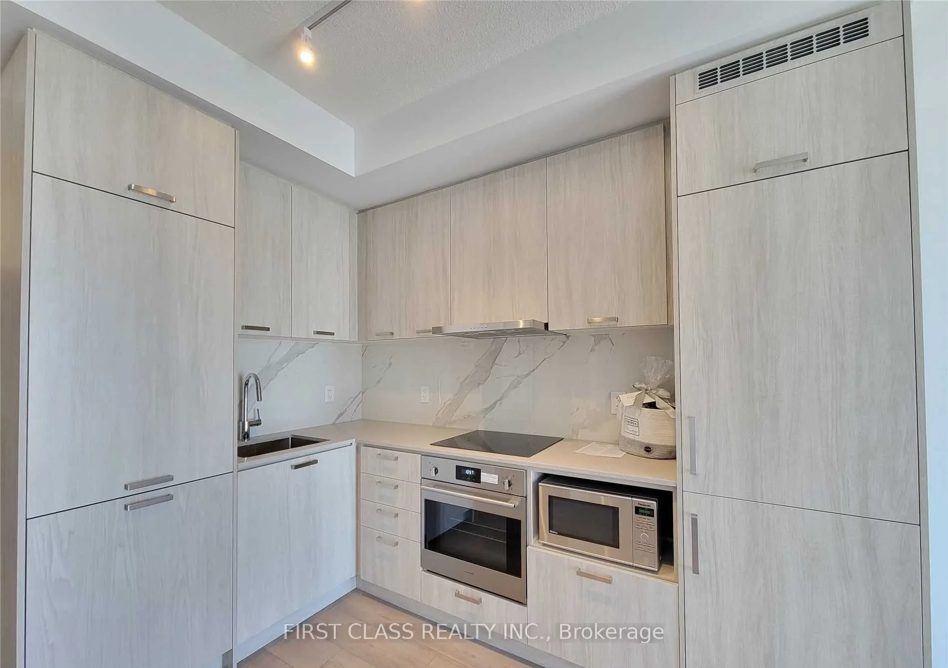 38 Honeycrisp Crescent #2116