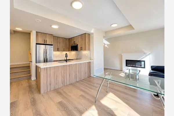 106 MATAWIN Lane #15