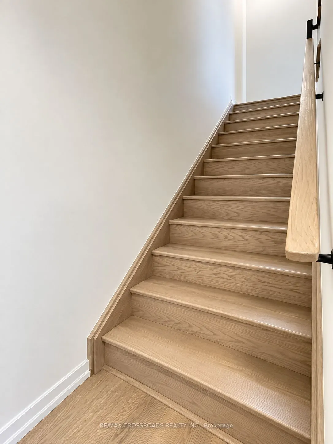 106 MATAWIN Lane #15