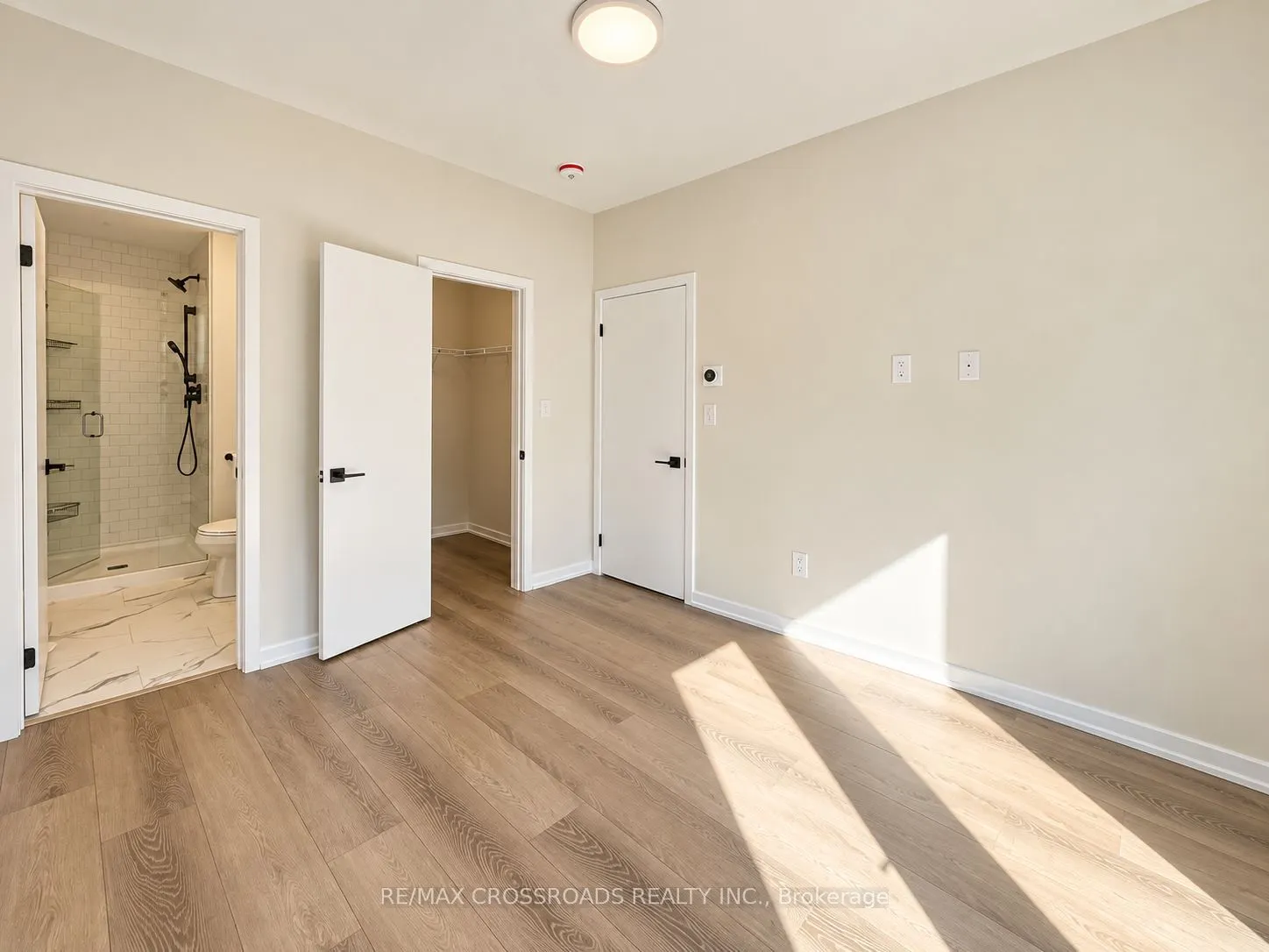 106 MATAWIN Lane #15