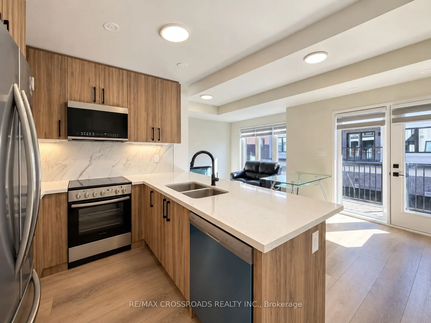 106 MATAWIN Lane #15