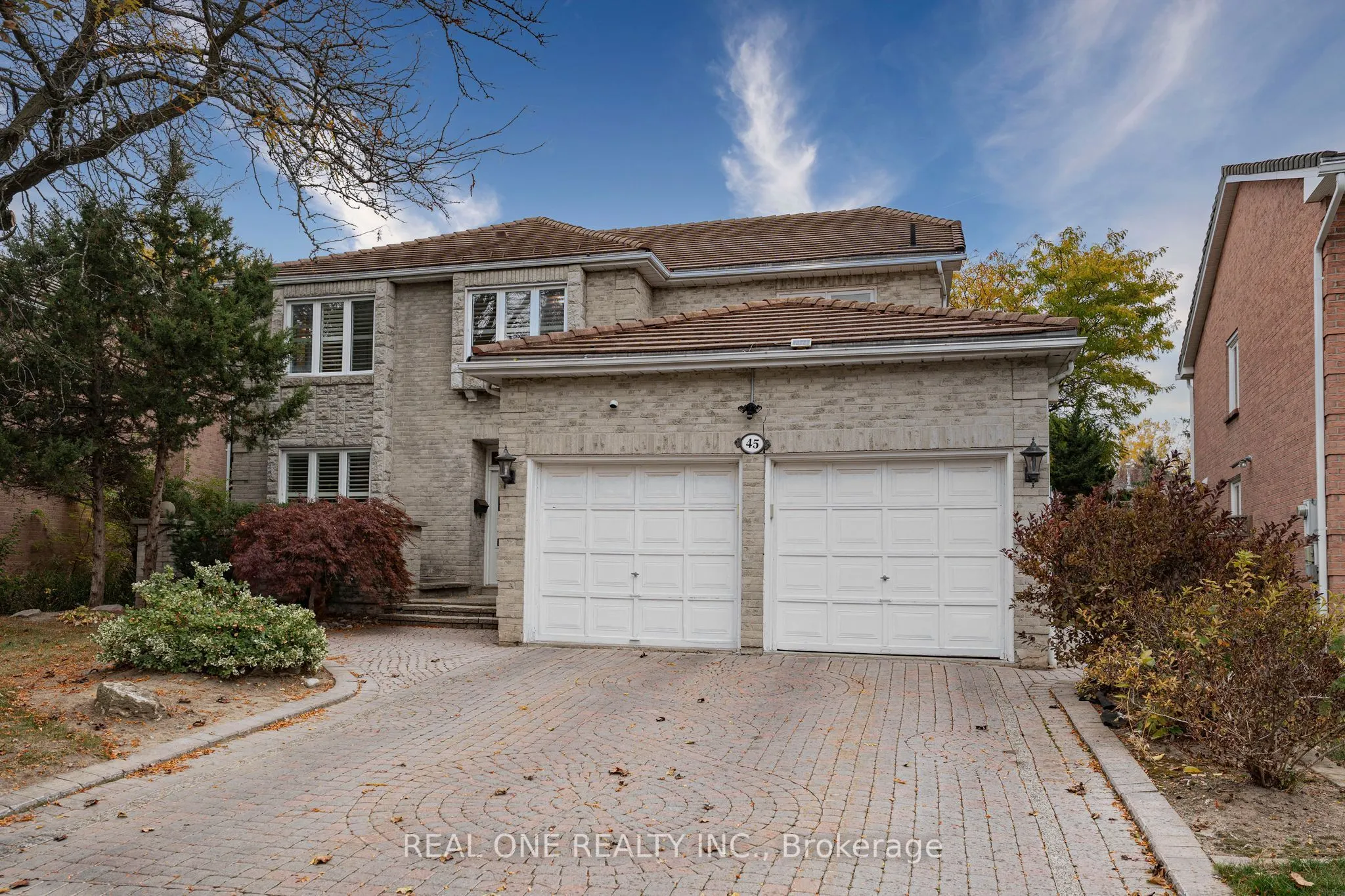 45 JOHN BUTTON Boulevard