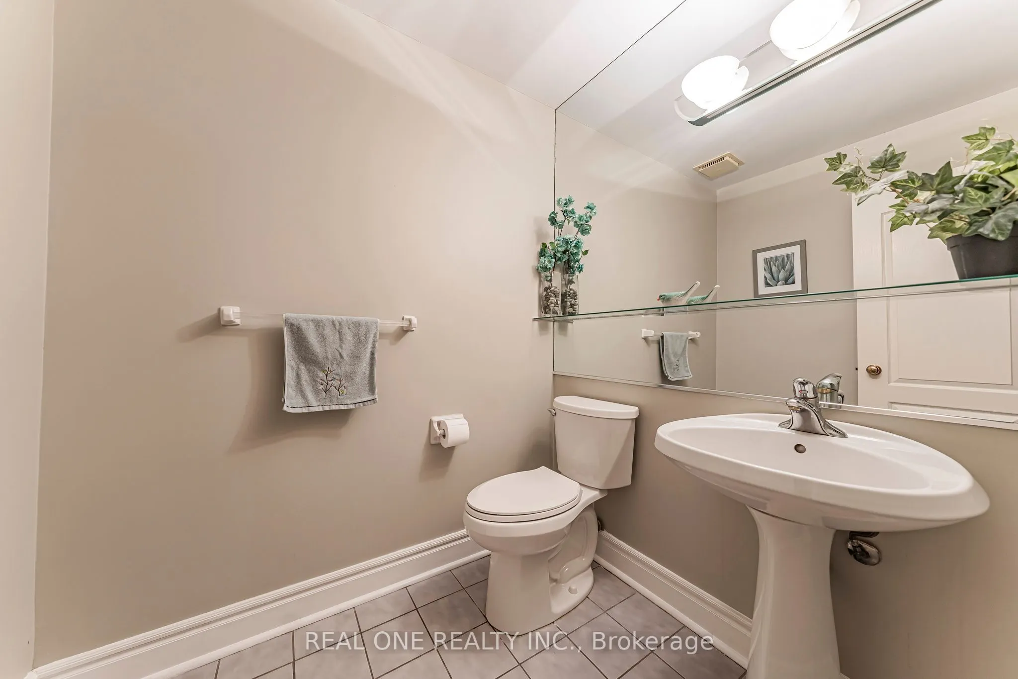 45 JOHN BUTTON Boulevard