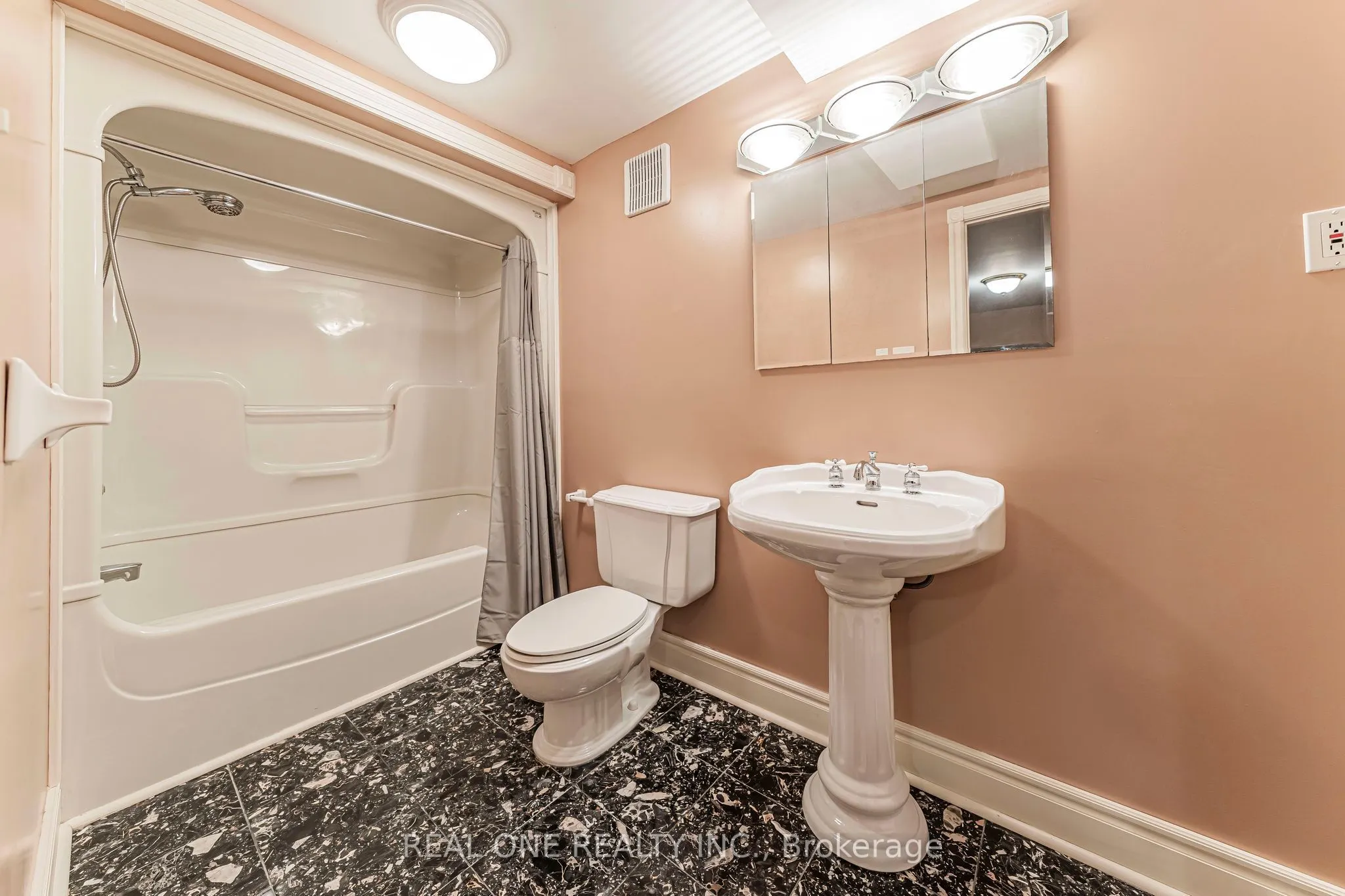 45 JOHN BUTTON Boulevard