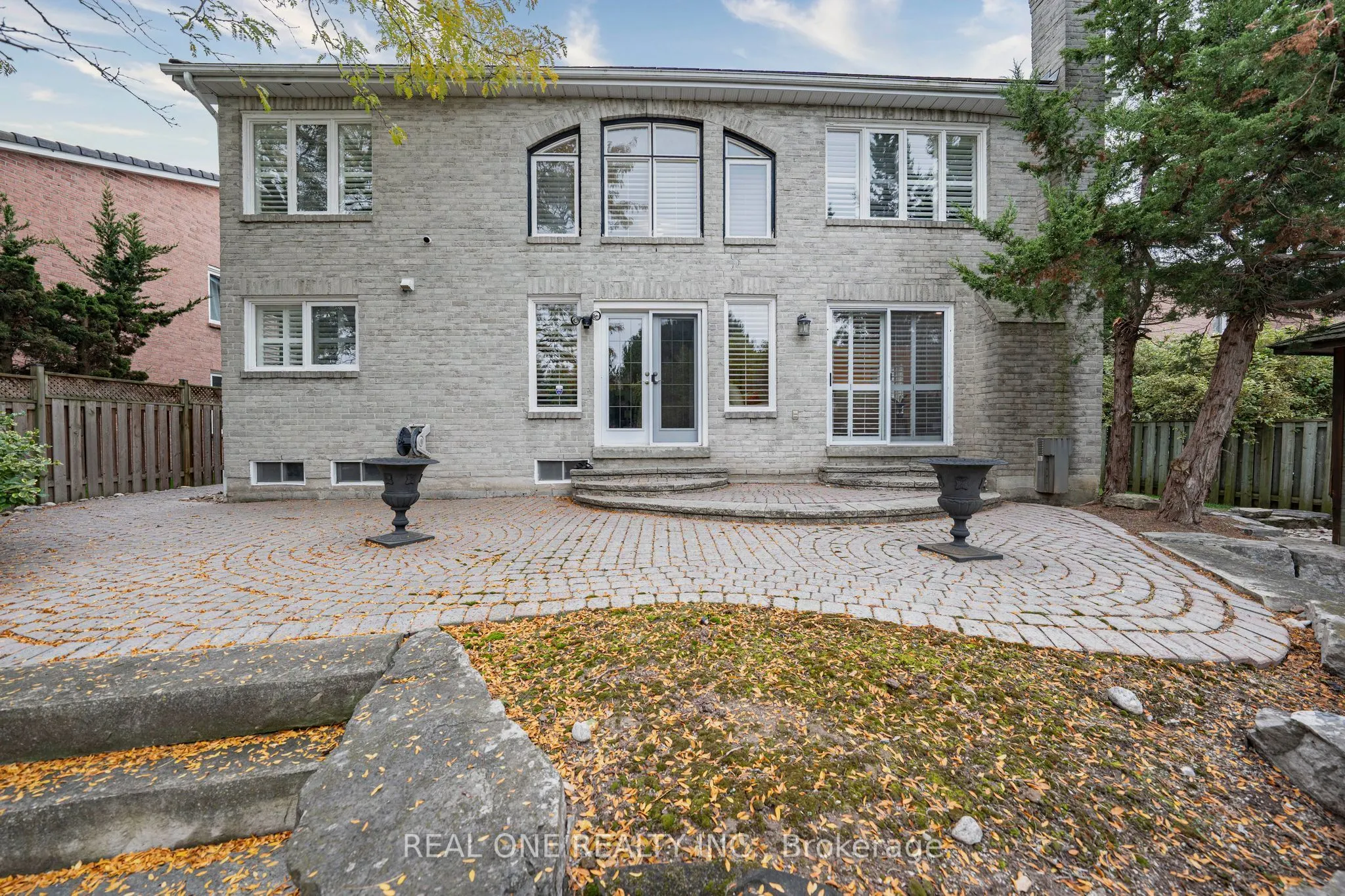 45 JOHN BUTTON Boulevard