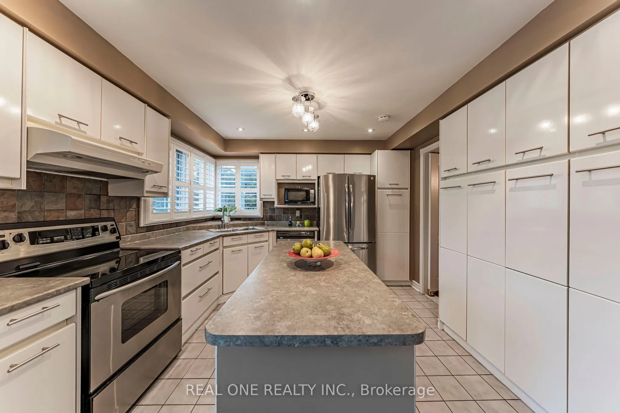 45 JOHN BUTTON Boulevard
