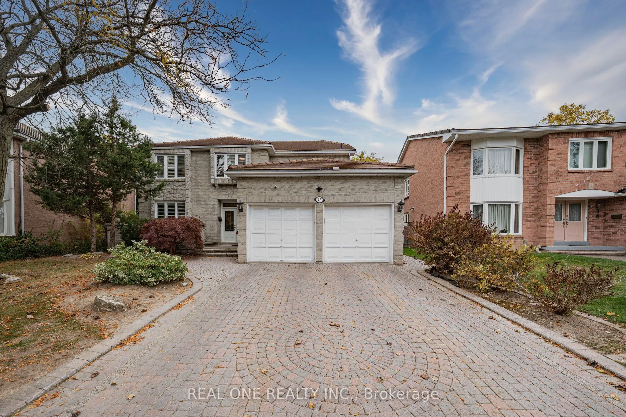 45 JOHN BUTTON Boulevard
