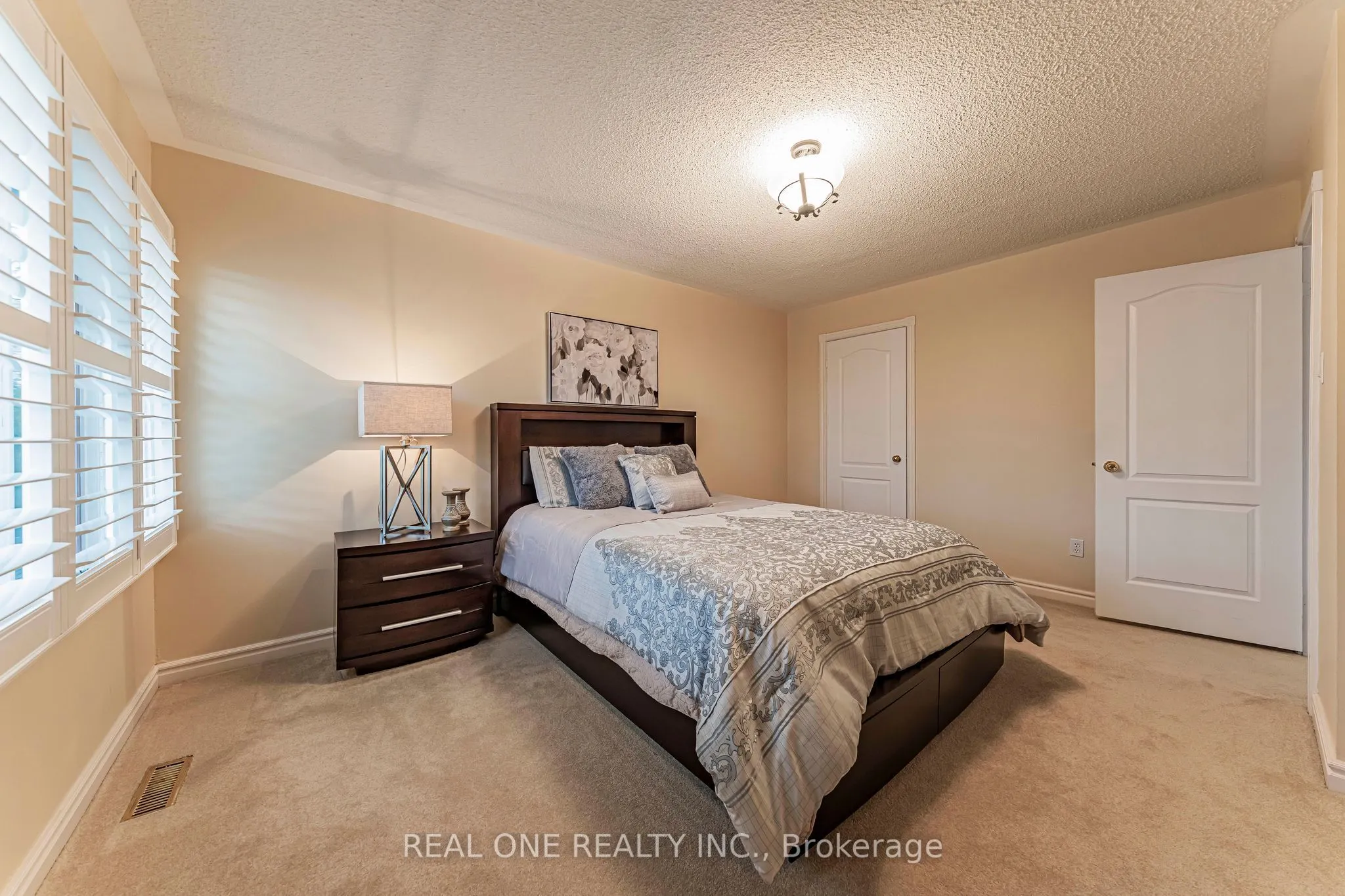 45 JOHN BUTTON Boulevard