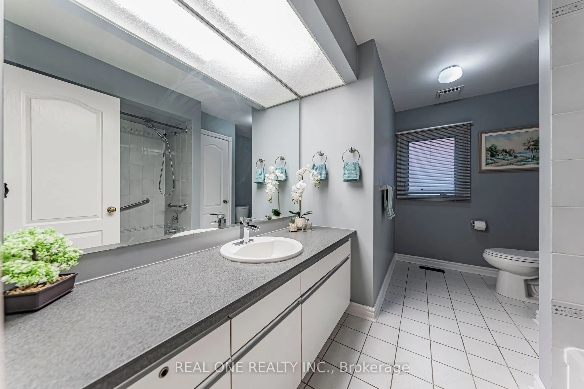 45 JOHN BUTTON Boulevard
