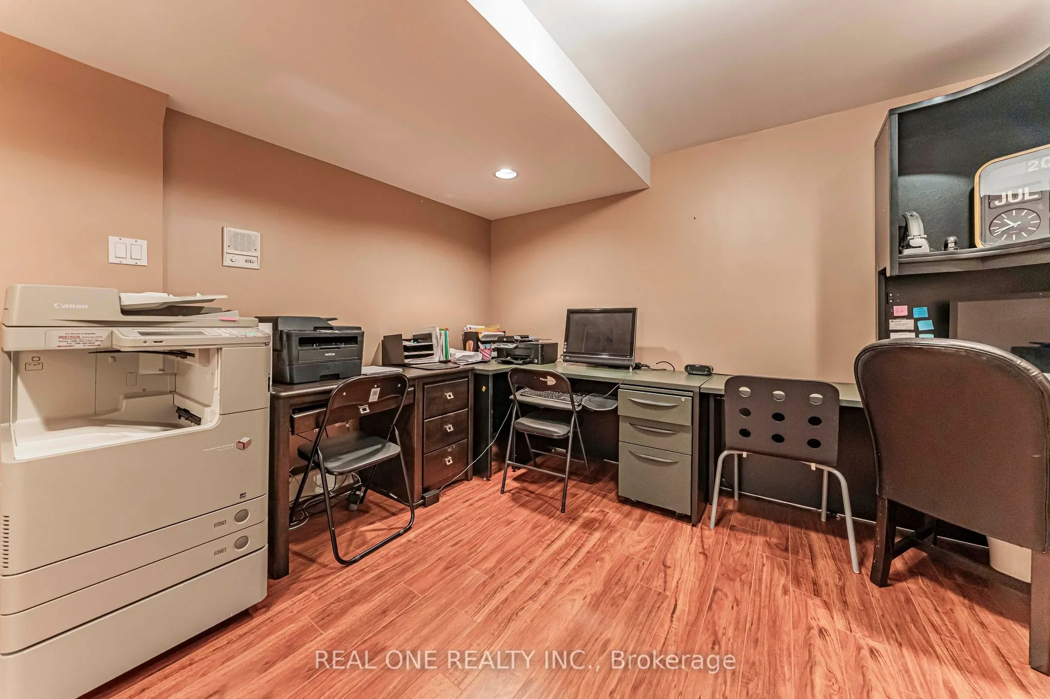 45 JOHN BUTTON Boulevard