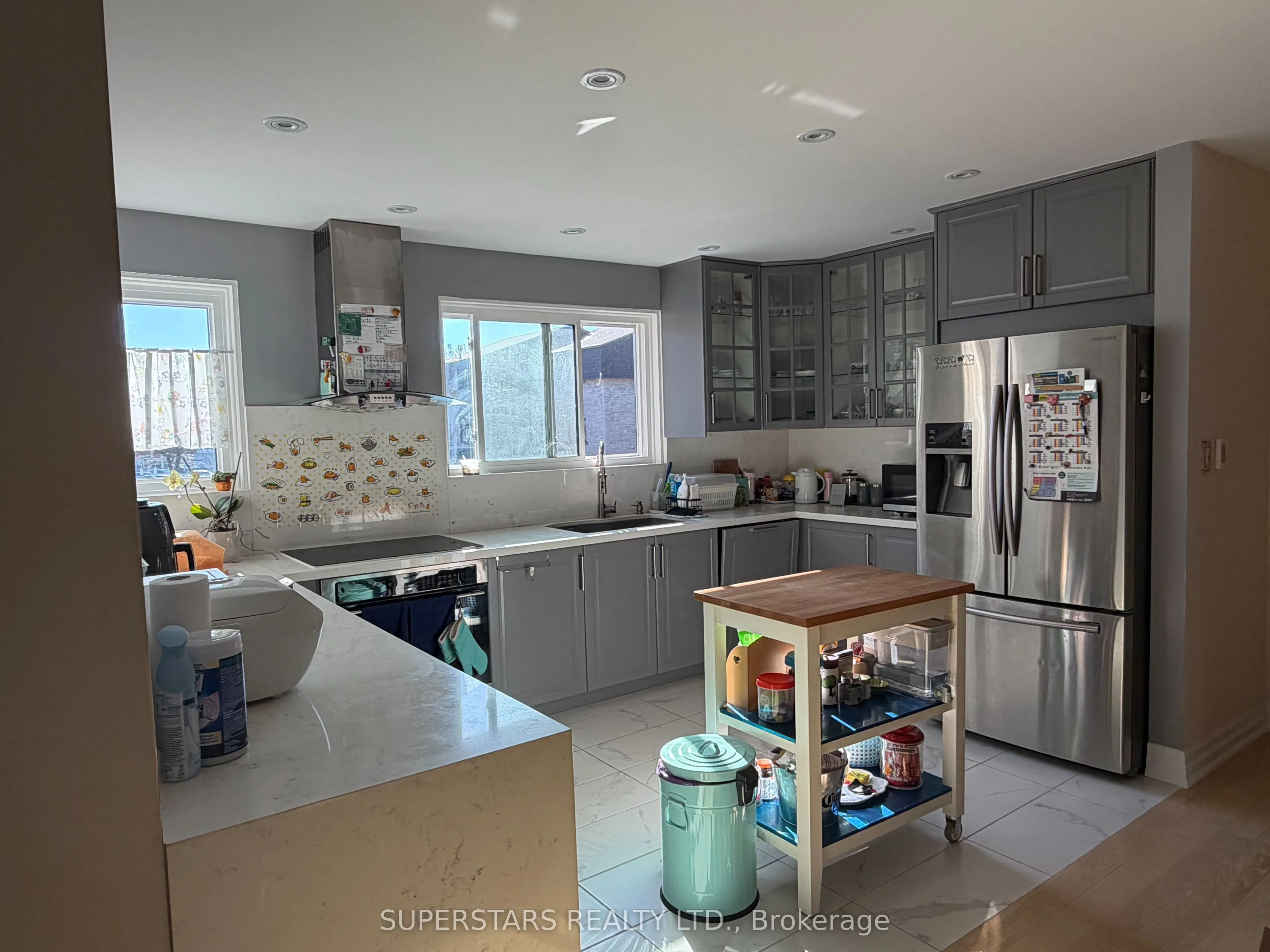 44 Henderson Drive #12