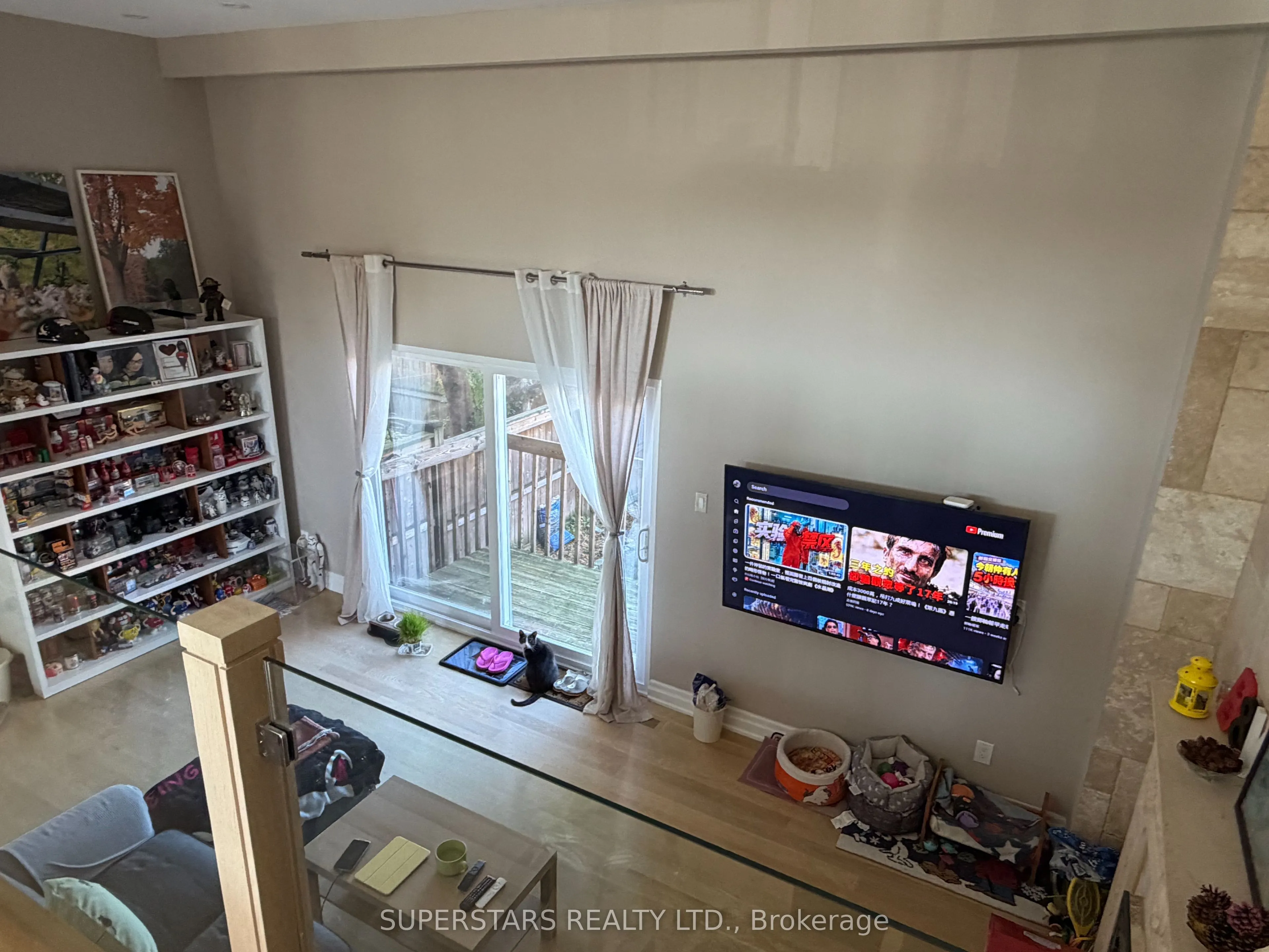 44 Henderson Drive #12