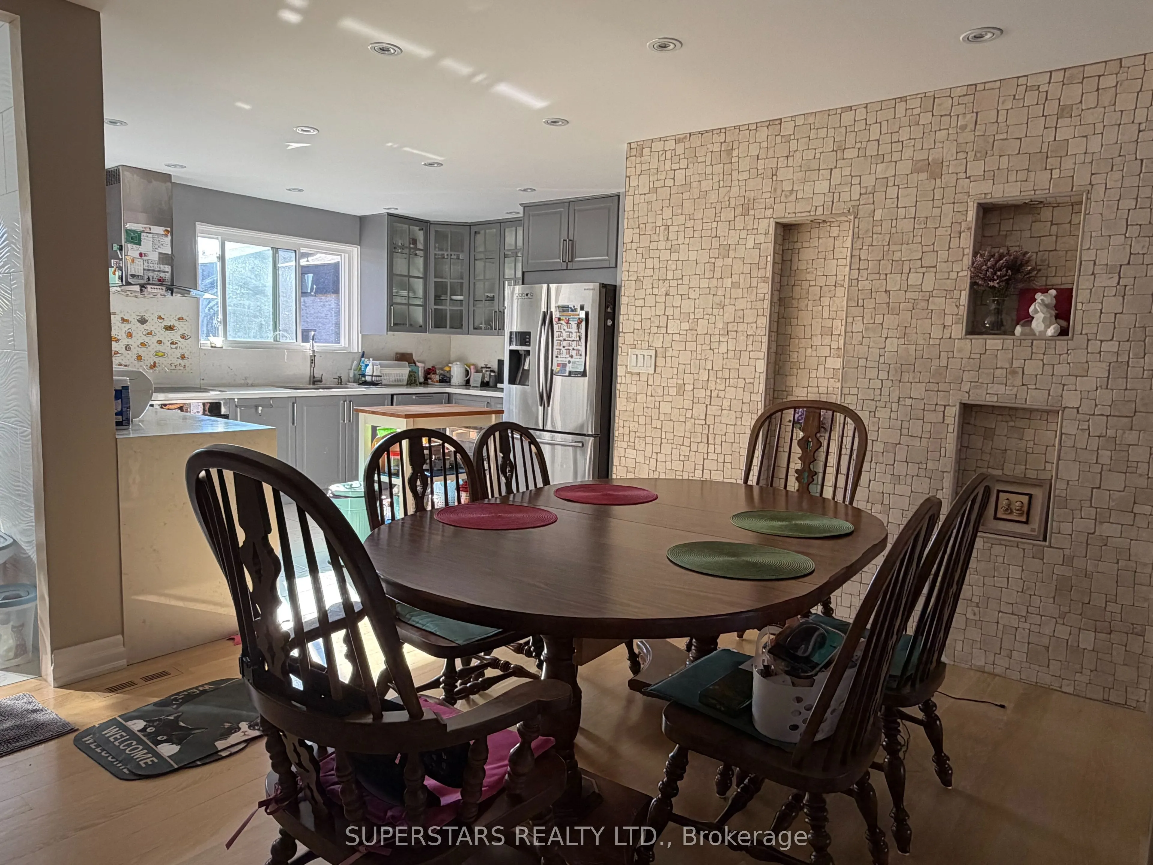 44 Henderson Drive #12