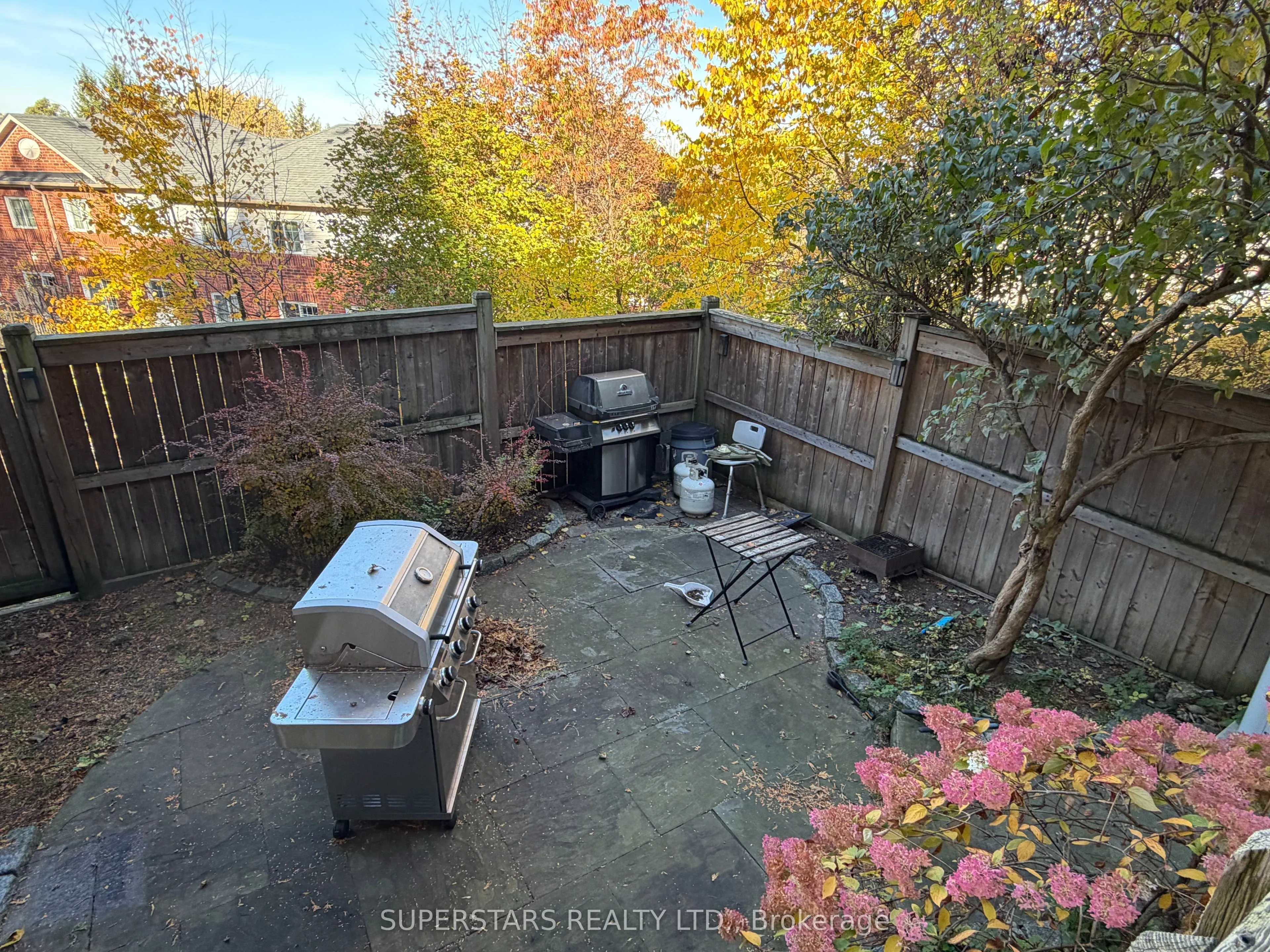 44 Henderson Drive #12