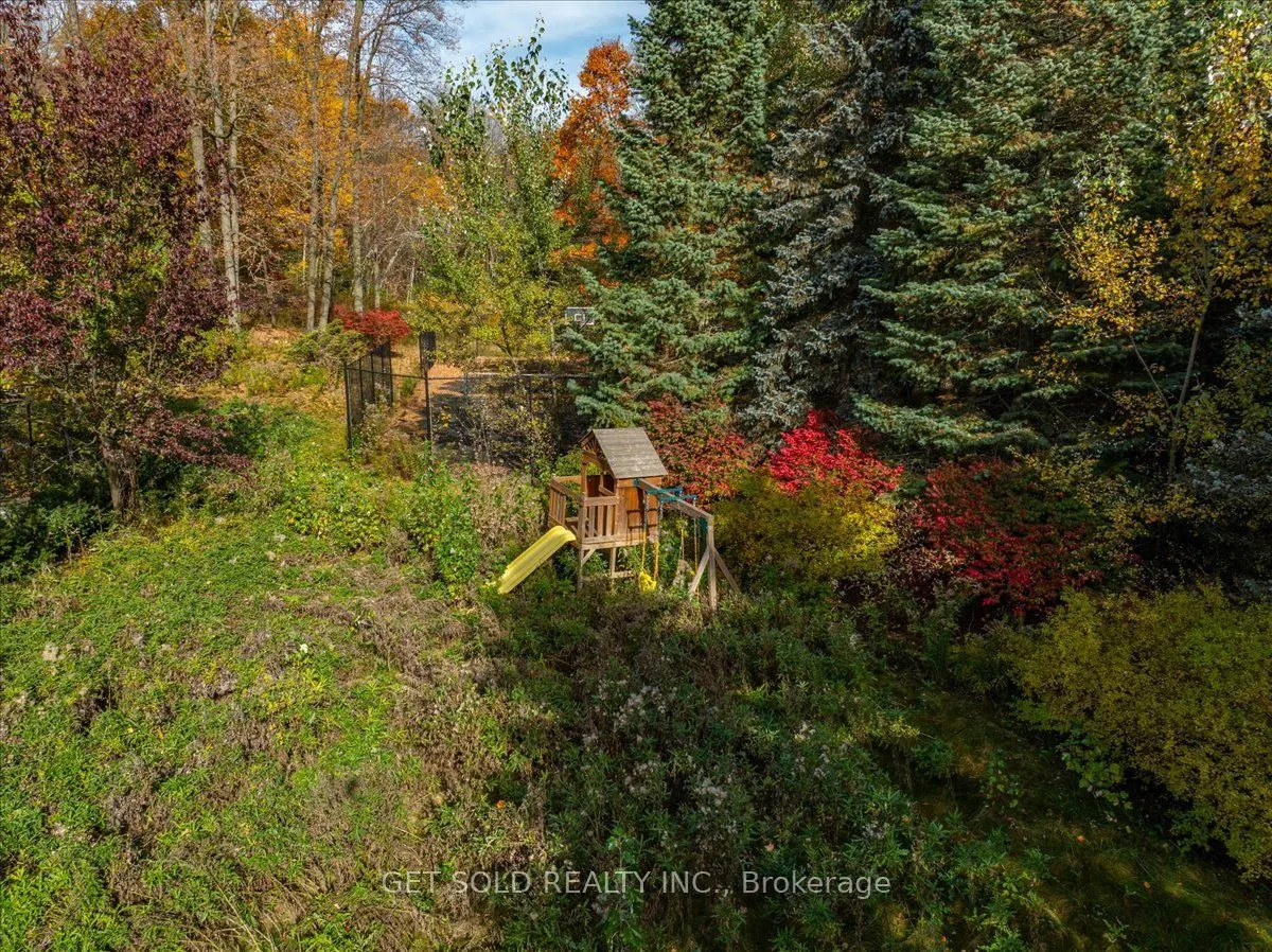 76 Silver Fox Place
