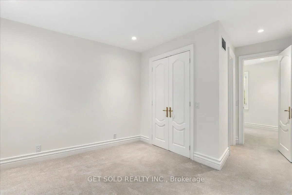 76 Silver Fox Place