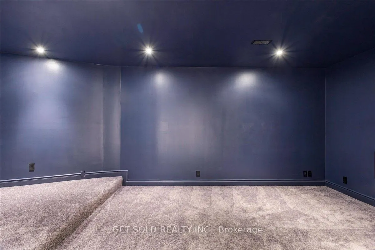 76 Silver Fox Place