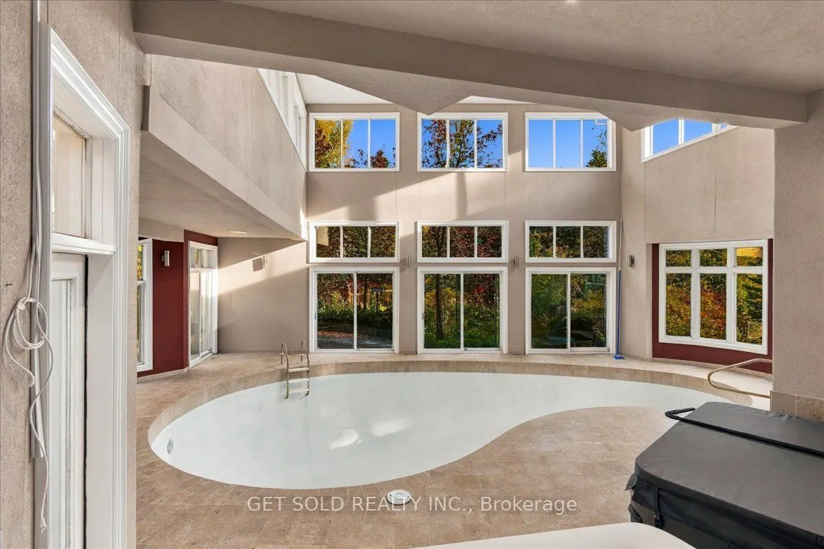 76 Silver Fox Place