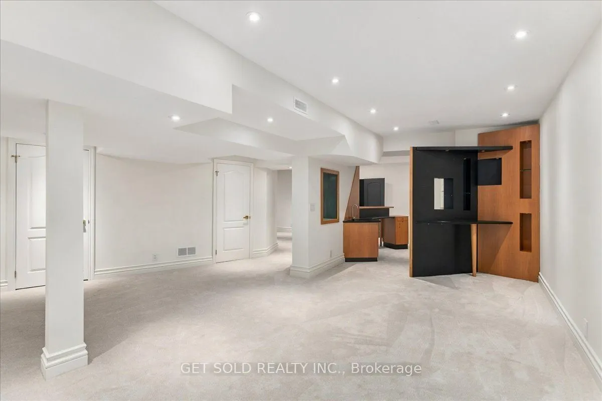 76 Silver Fox Place