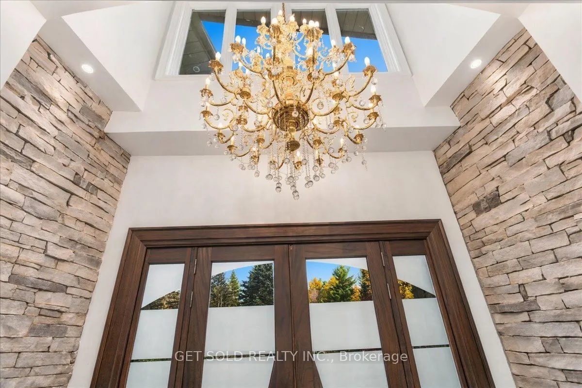 76 Silver Fox Place
