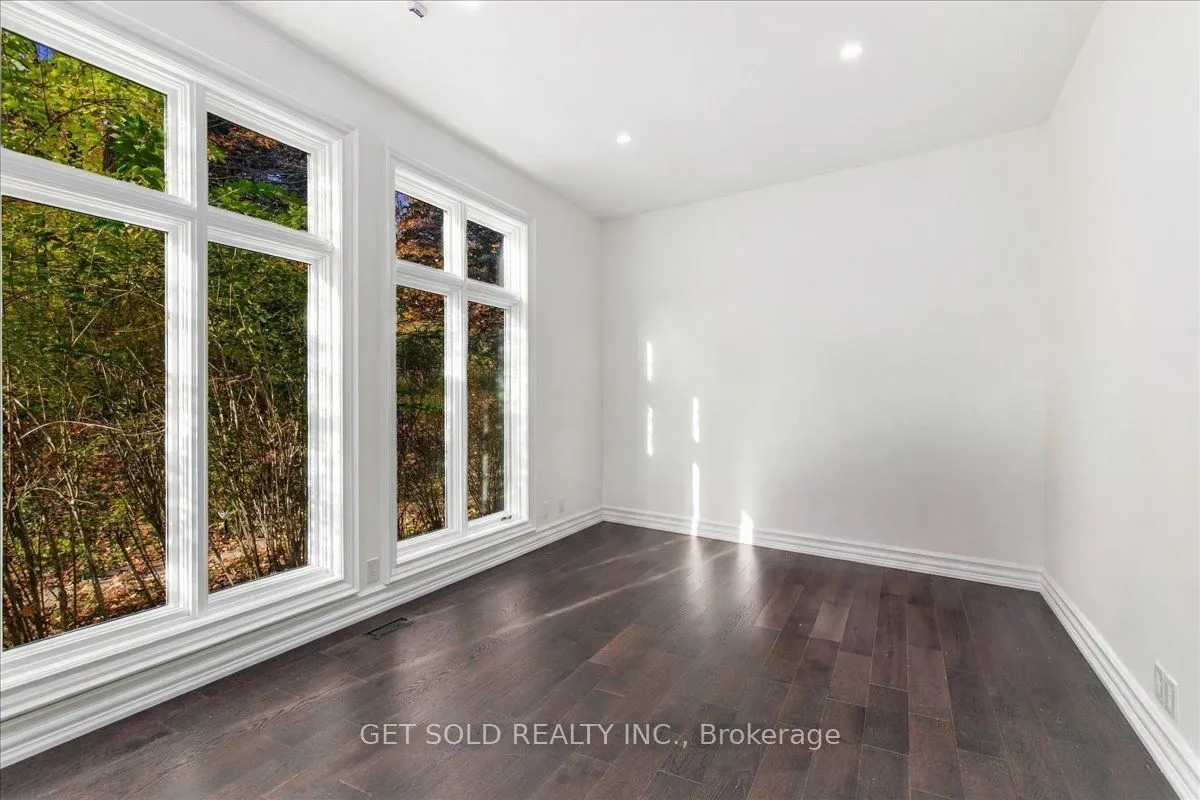 76 Silver Fox Place