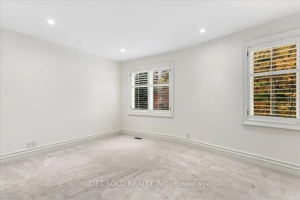 76 Silver Fox Place
